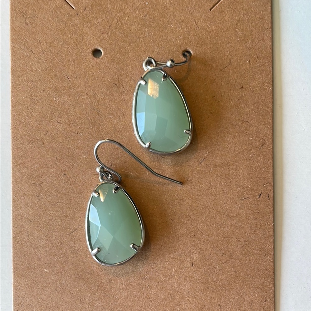 Elegant Silver and Green Drop Earrings - Picture 2 of 4